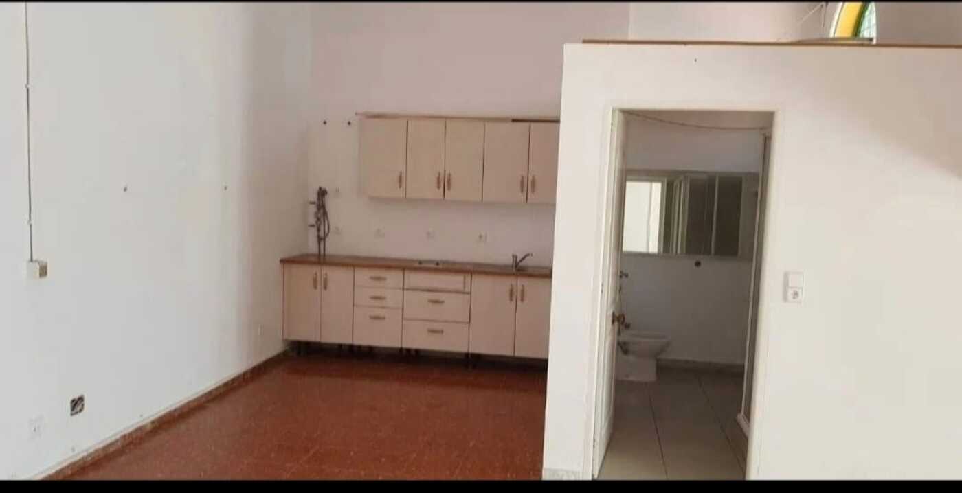 Commercial Premises in a Tourist Resort – Suitable for a Supermarket, Boutique, Office or Storage Space