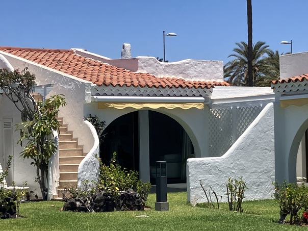 Bungalow in a Central Location with Stunning Views