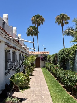Bungalow in a Central Location with Stunning Views